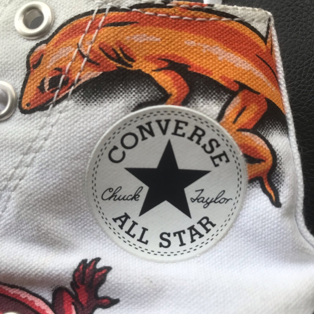 🦎Converse Kids' White High-Top Sneakers with Colorful Lizard Graphics - Picture 3 of 13